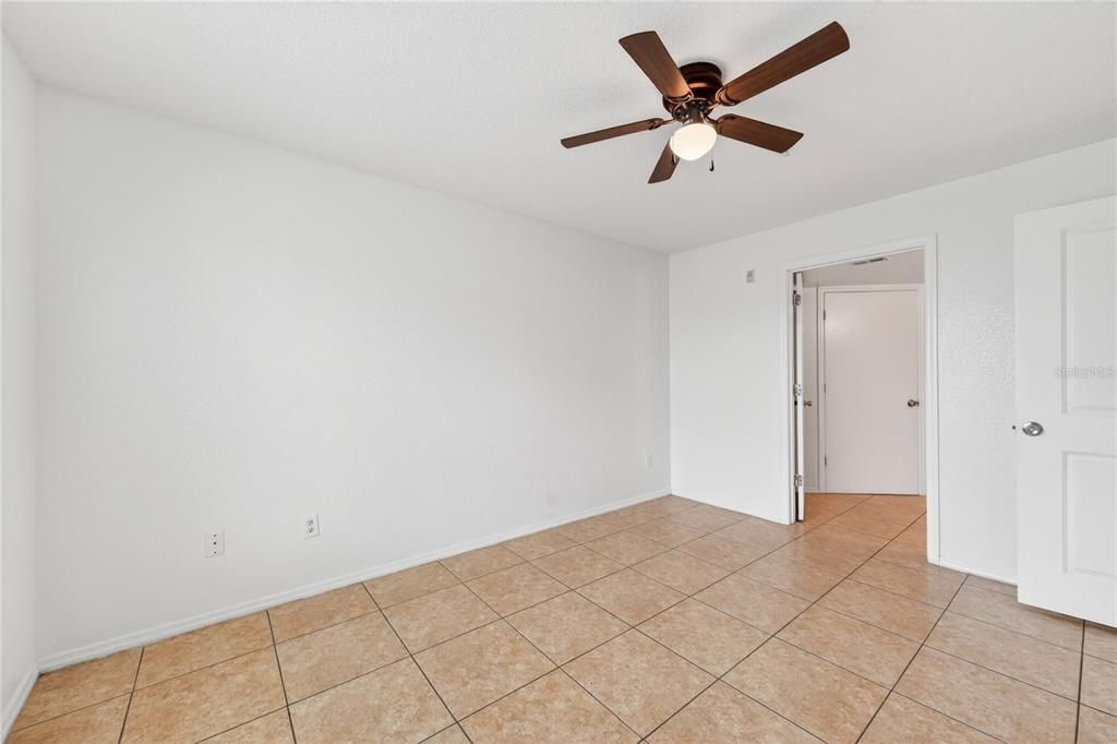For Sale: $180,000 (2 beds, 2 baths, 1026 Square Feet)