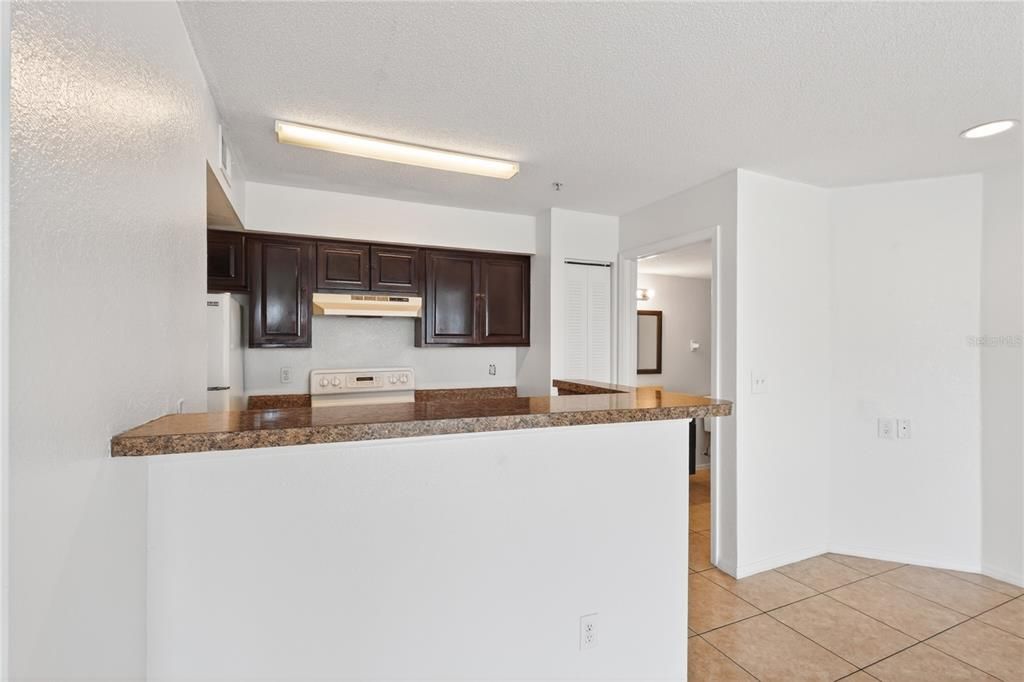 For Sale: $180,000 (2 beds, 2 baths, 1026 Square Feet)