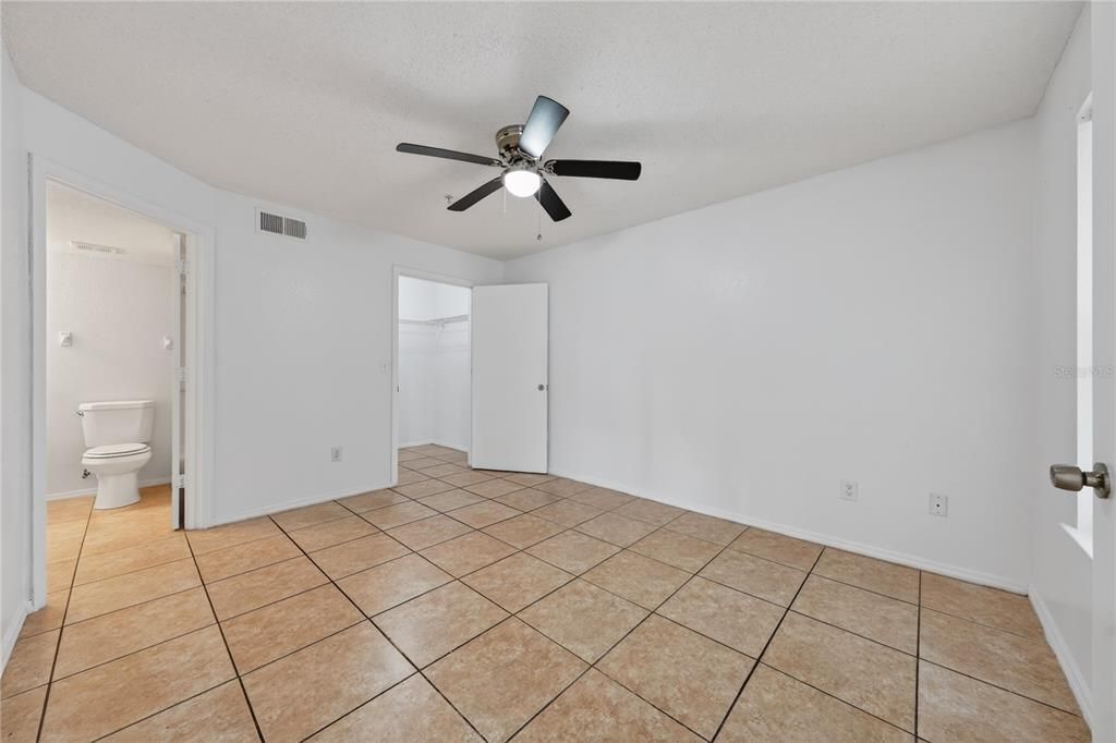 For Sale: $180,000 (2 beds, 2 baths, 1026 Square Feet)
