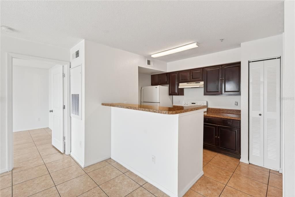 For Sale: $180,000 (2 beds, 2 baths, 1026 Square Feet)