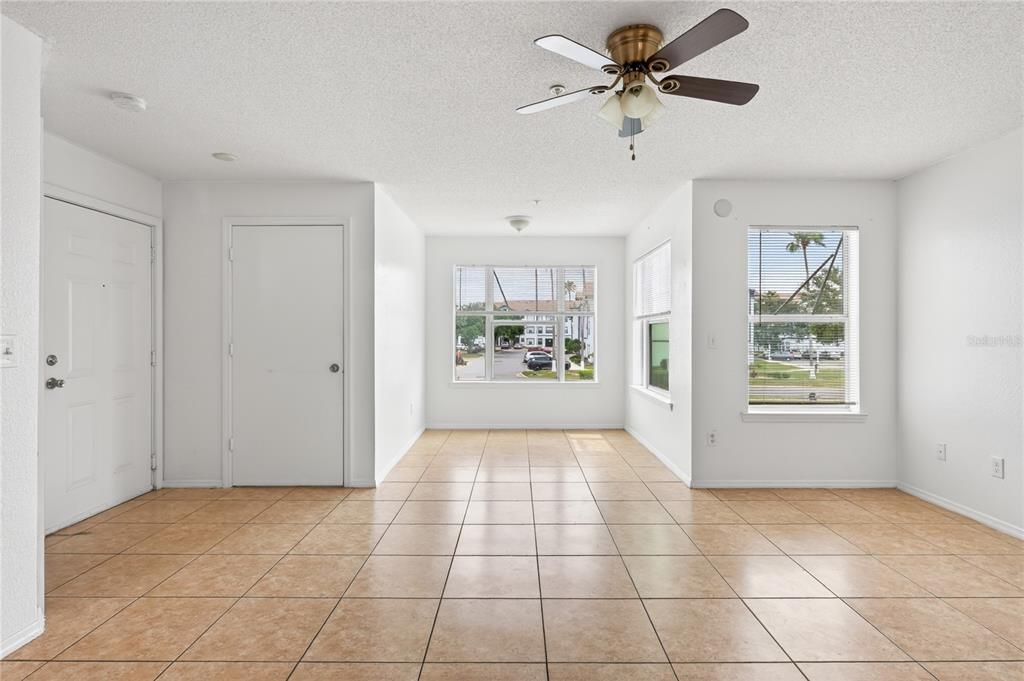 For Sale: $180,000 (2 beds, 2 baths, 1026 Square Feet)