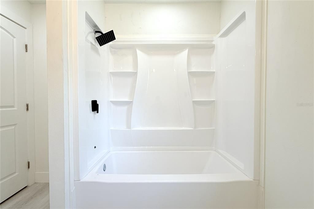 For Sale: $370,000 (3 beds, 2 baths, 1608 Square Feet)