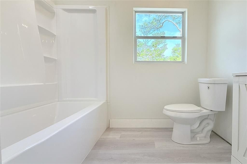 For Sale: $370,000 (3 beds, 2 baths, 1608 Square Feet)