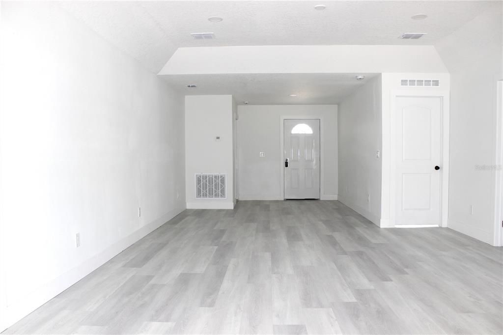 For Sale: $370,000 (3 beds, 2 baths, 1608 Square Feet)