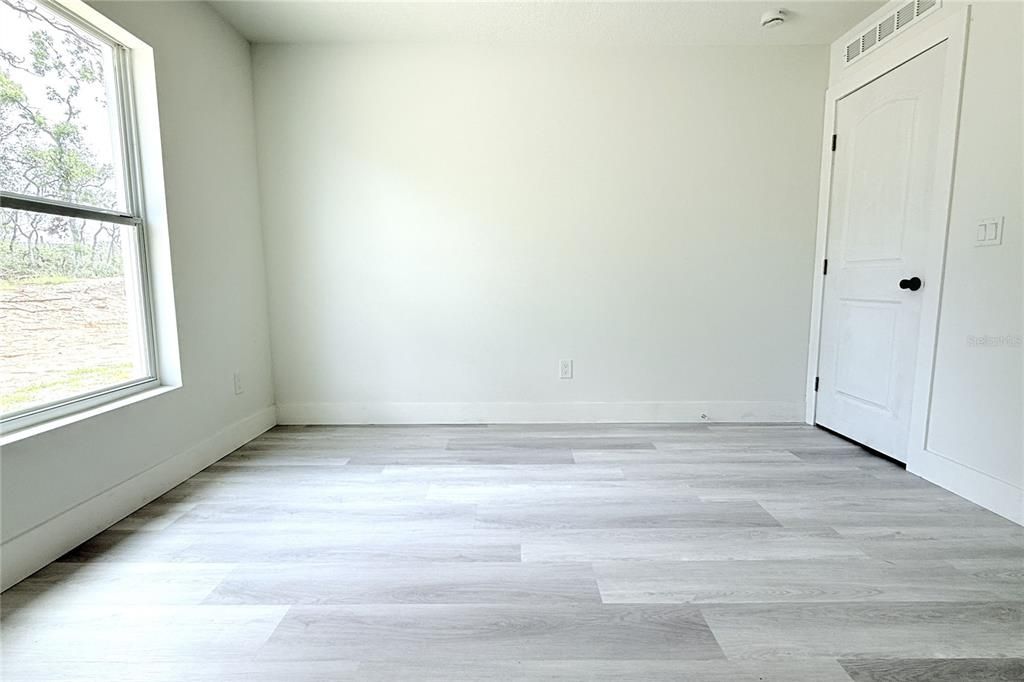 For Sale: $370,000 (3 beds, 2 baths, 1608 Square Feet)