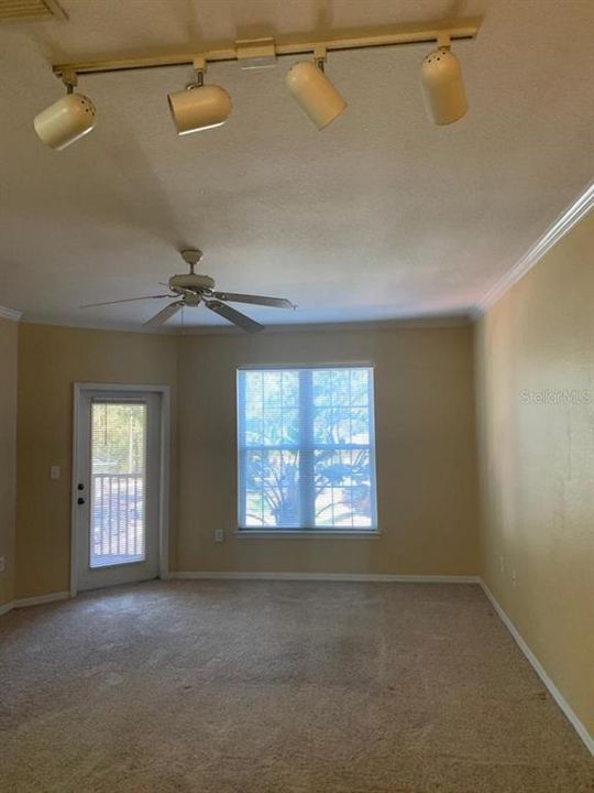 For Rent: $1,425 (1 beds, 1 baths, 769 Square Feet)