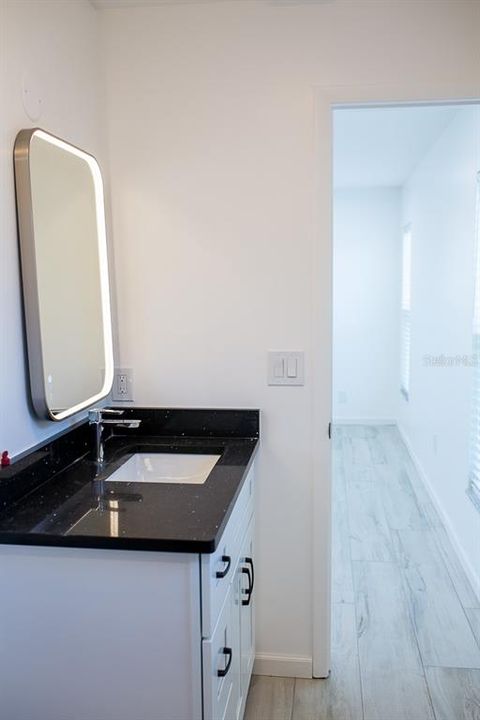 For Rent: $2,350 (2 beds, 2 baths, 1117 Square Feet)