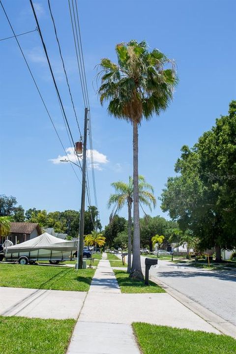 For Rent: $2,350 (2 beds, 2 baths, 1117 Square Feet)
