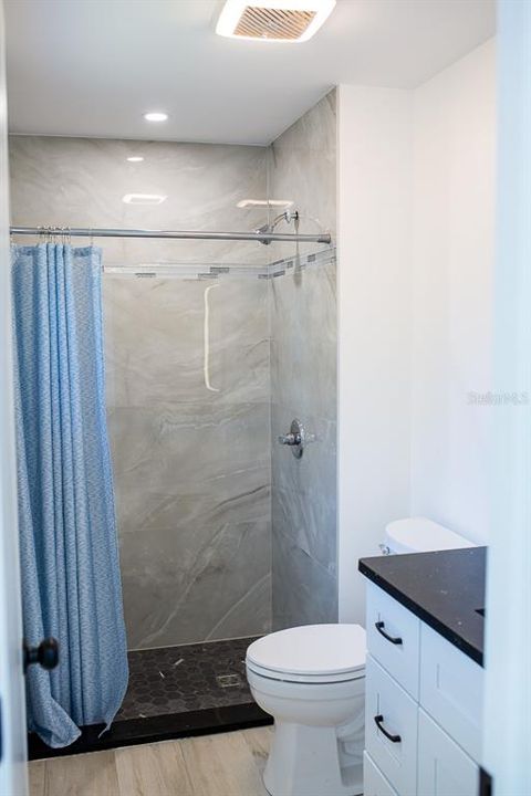 For Rent: $2,350 (2 beds, 2 baths, 1117 Square Feet)