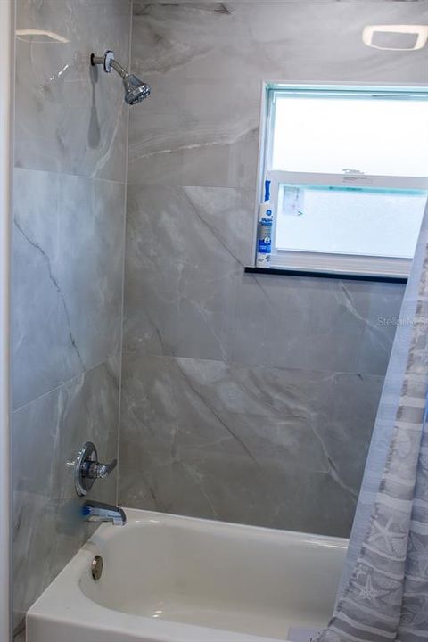 For Rent: $2,350 (2 beds, 2 baths, 1117 Square Feet)
