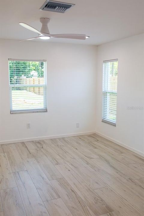 For Rent: $2,350 (2 beds, 2 baths, 1117 Square Feet)