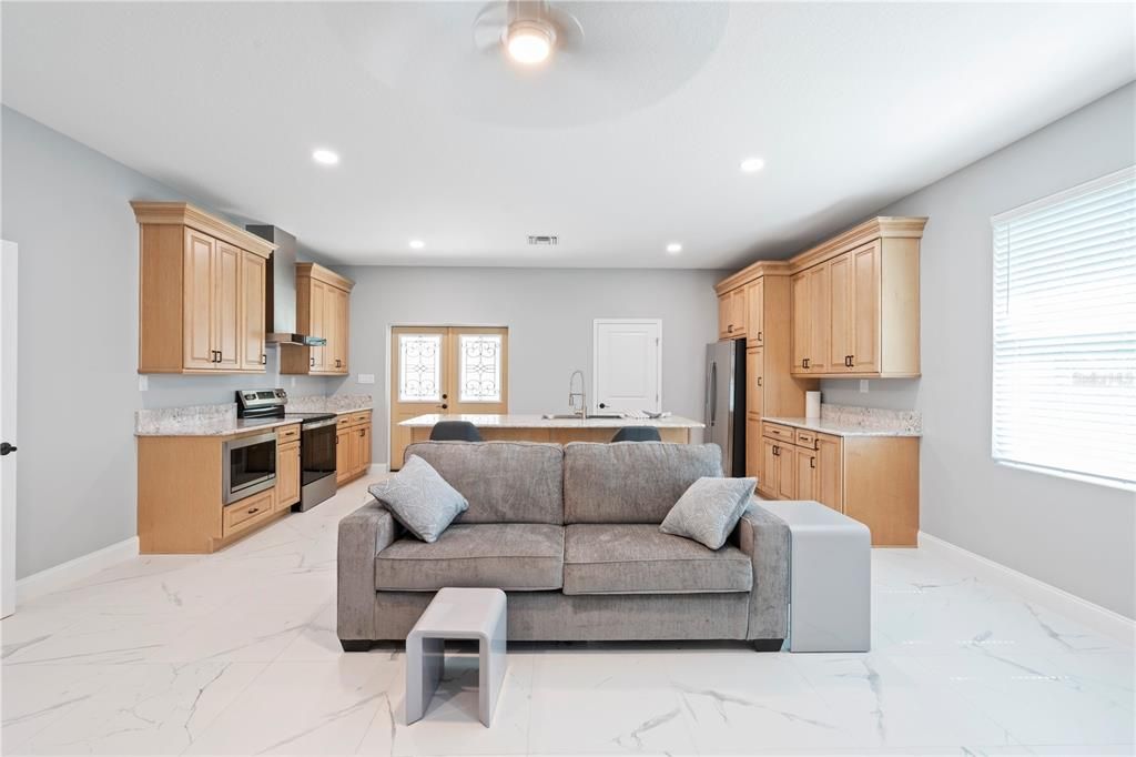 For Sale: $435,000 (2 beds, 2 baths, 1268 Square Feet)