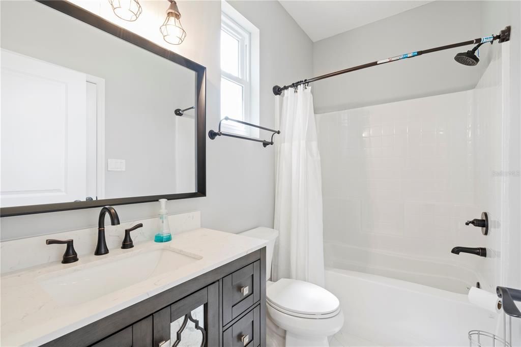 For Sale: $435,000 (2 beds, 2 baths, 1268 Square Feet)
