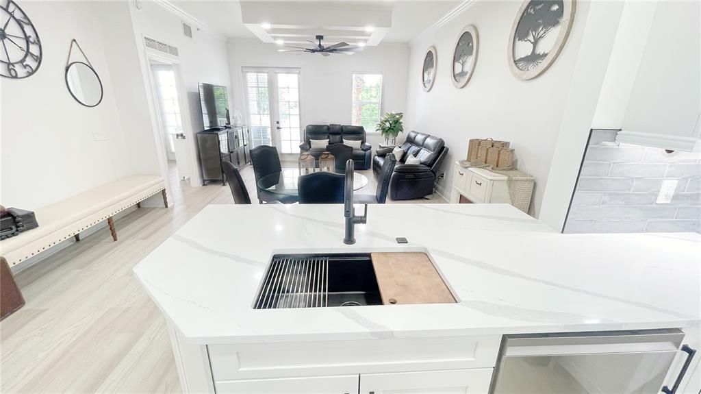 For Sale: $324,900 (3 beds, 2 baths, 1354 Square Feet)