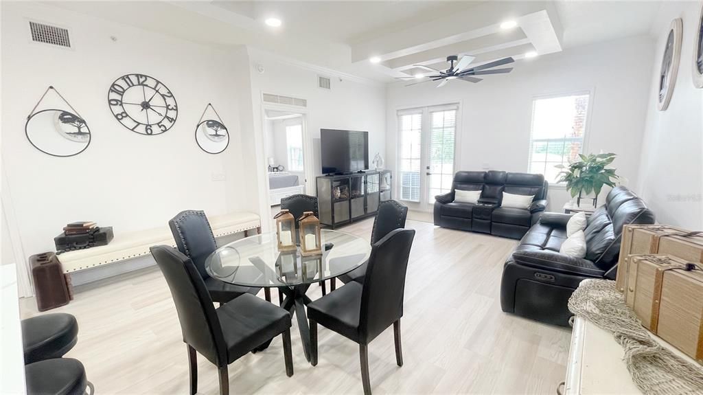 For Sale: $324,900 (3 beds, 2 baths, 1354 Square Feet)