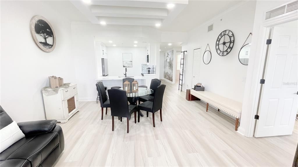 For Sale: $324,900 (3 beds, 2 baths, 1354 Square Feet)
