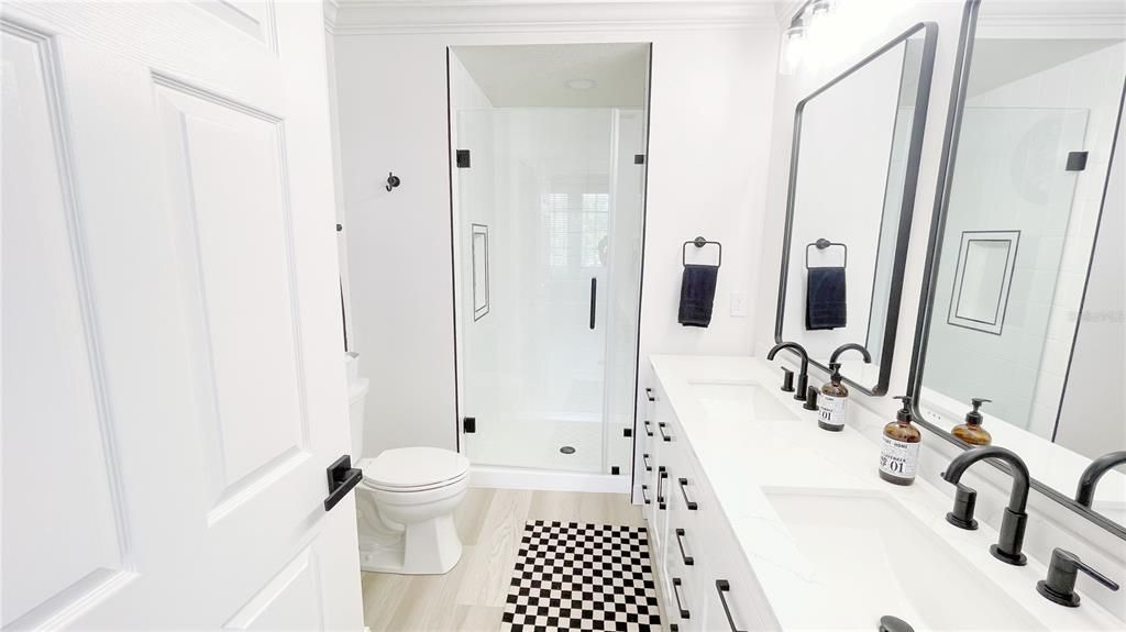 For Sale: $324,900 (3 beds, 2 baths, 1354 Square Feet)