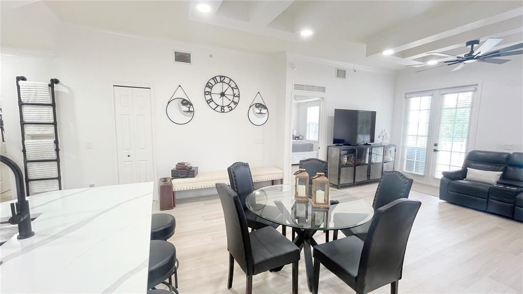 For Sale: $324,900 (3 beds, 2 baths, 1354 Square Feet)