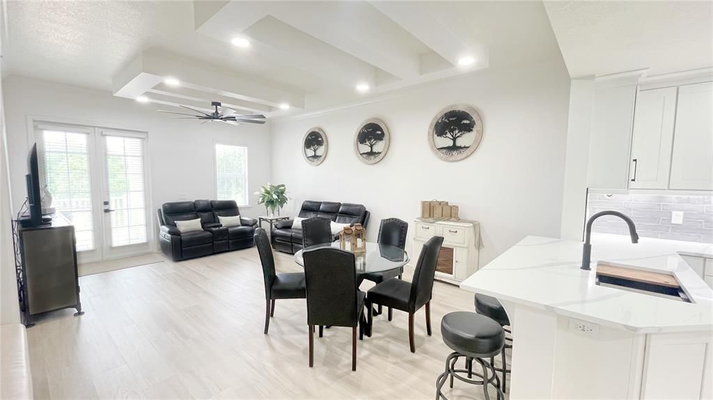For Sale: $324,900 (3 beds, 2 baths, 1354 Square Feet)