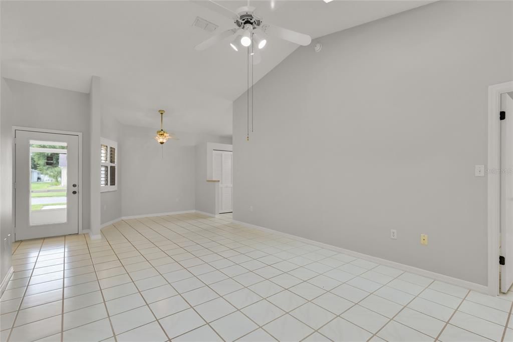 For Sale: $230,000 (2 beds, 2 baths, 1259 Square Feet)