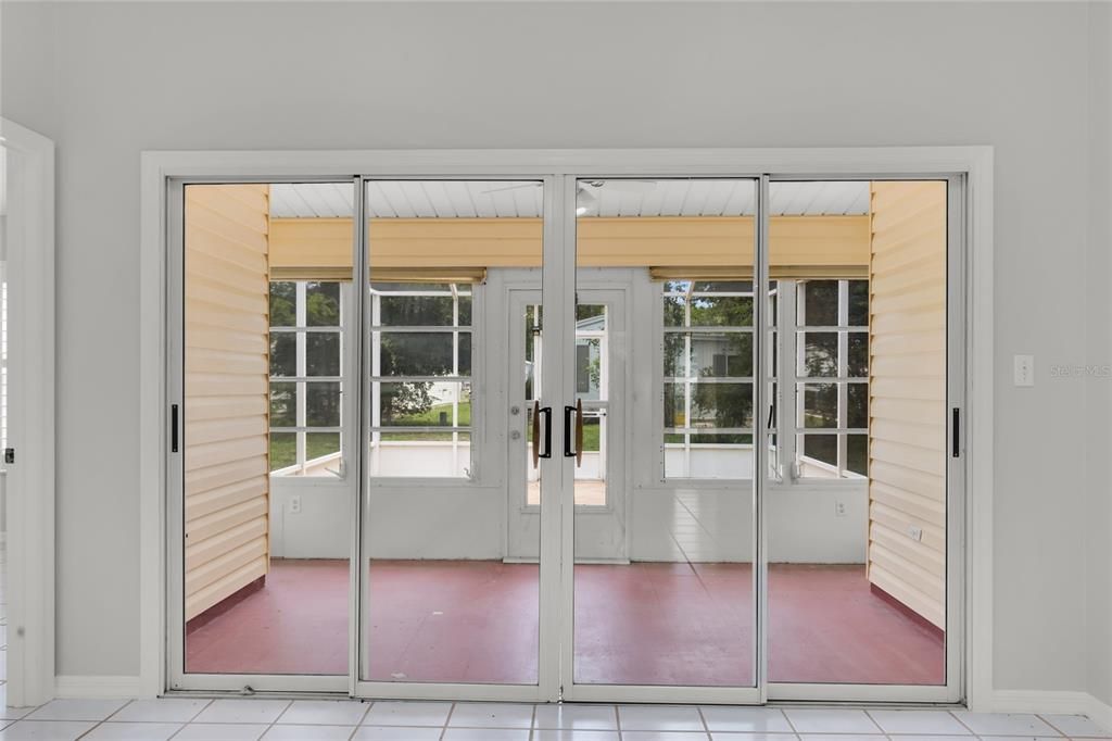 For Sale: $230,000 (2 beds, 2 baths, 1259 Square Feet)