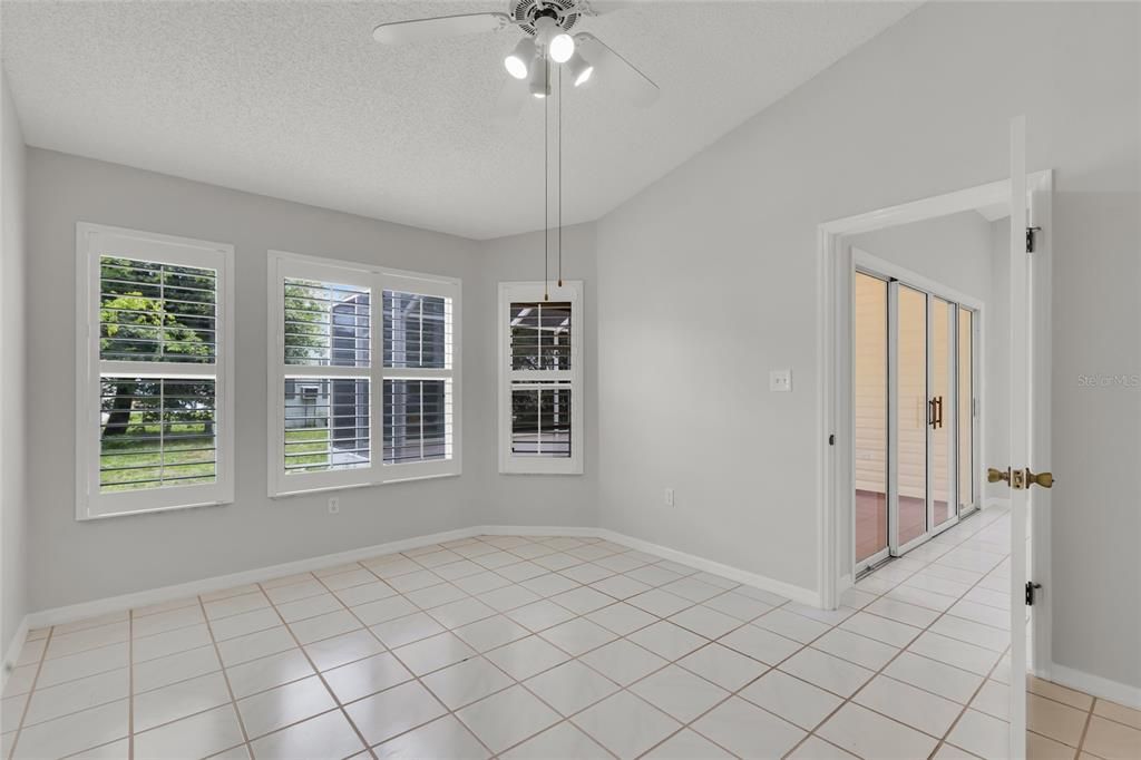 For Sale: $230,000 (2 beds, 2 baths, 1259 Square Feet)