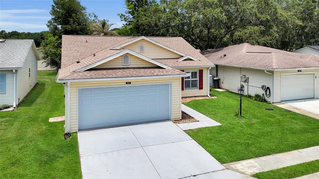 For Sale: $230,000 (2 beds, 2 baths, 1259 Square Feet)