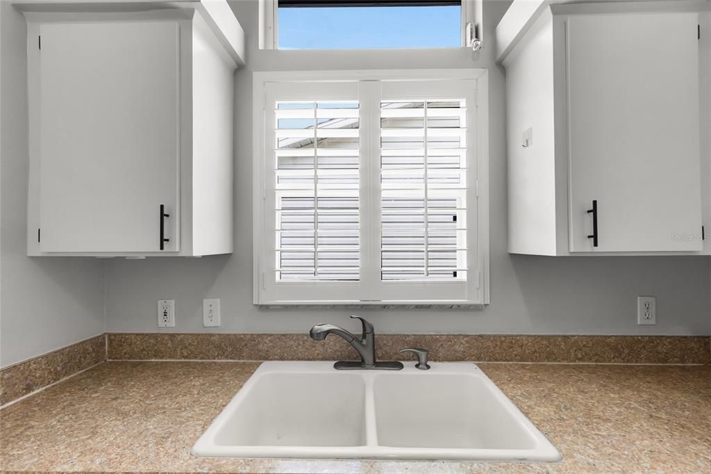 For Sale: $230,000 (2 beds, 2 baths, 1259 Square Feet)