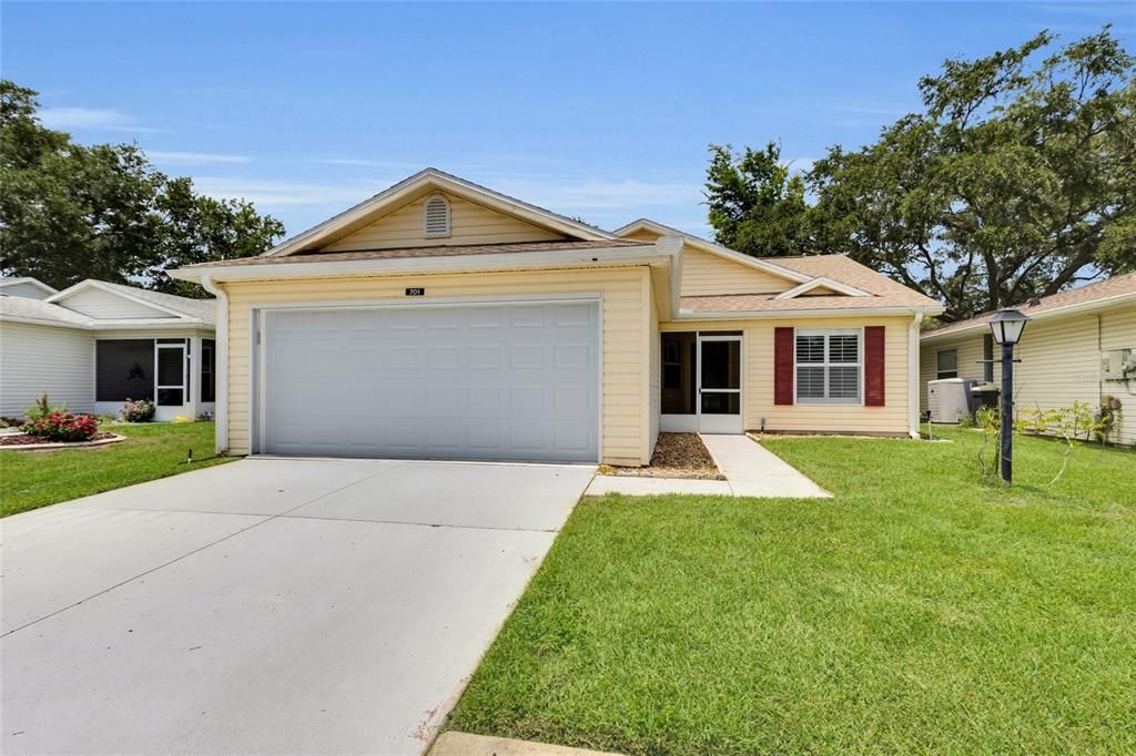 For Sale: $230,000 (2 beds, 2 baths, 1259 Square Feet)