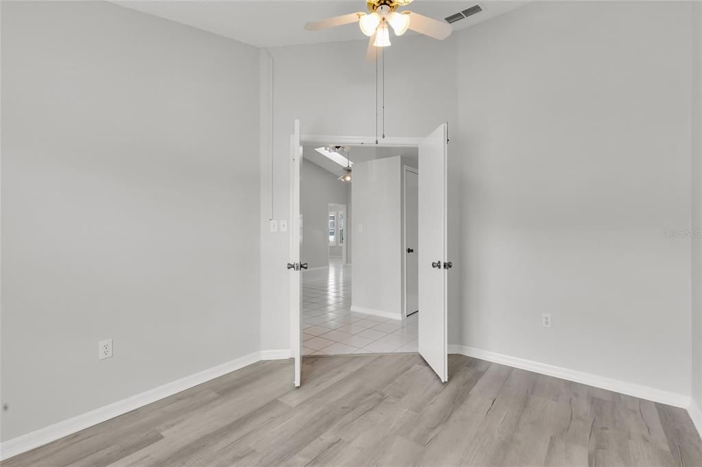 For Sale: $230,000 (2 beds, 2 baths, 1259 Square Feet)