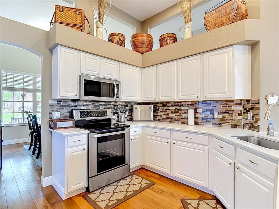 For Sale: $700,000 (4 beds, 3 baths, 2444 Square Feet)