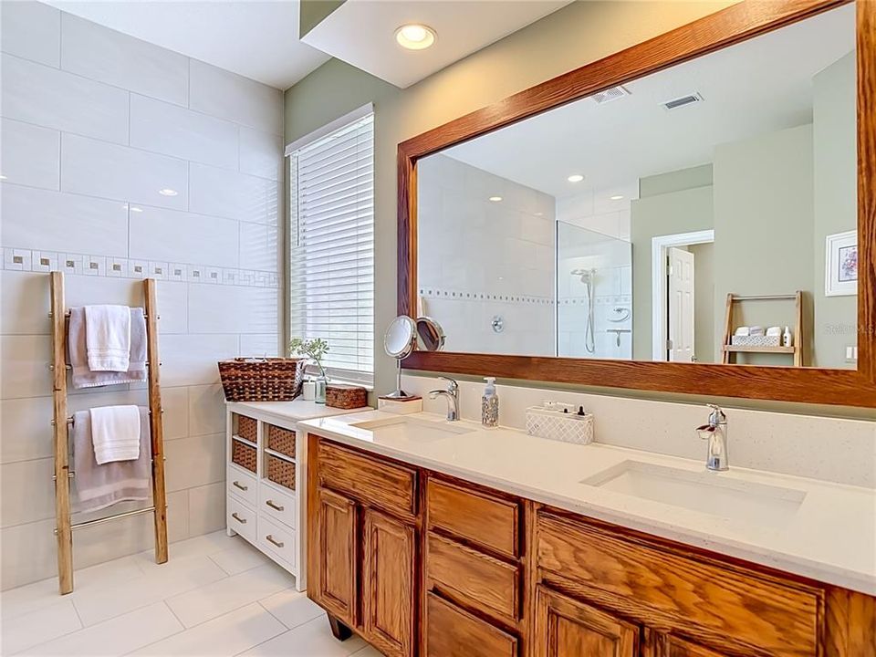 For Sale: $700,000 (4 beds, 3 baths, 2444 Square Feet)