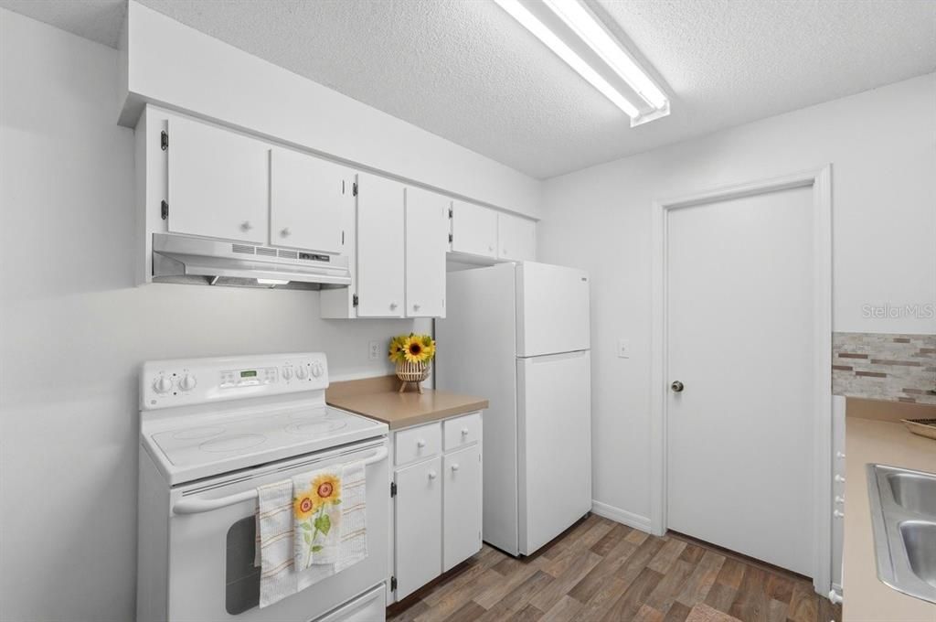 For Sale: $220,000 (3 beds, 2 baths, 1308 Square Feet)