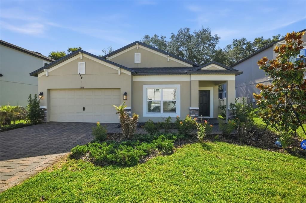 For Sale: $385,000 (4 beds, 3 baths, 2057 Square Feet)
