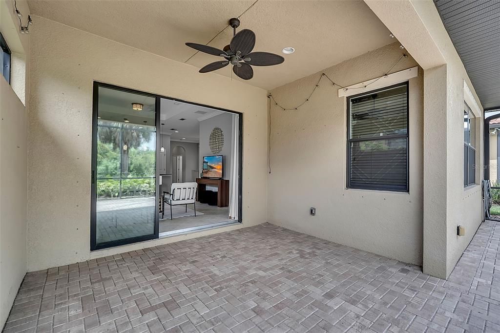 For Sale: $419,000 (2 beds, 2 baths, 1562 Square Feet)