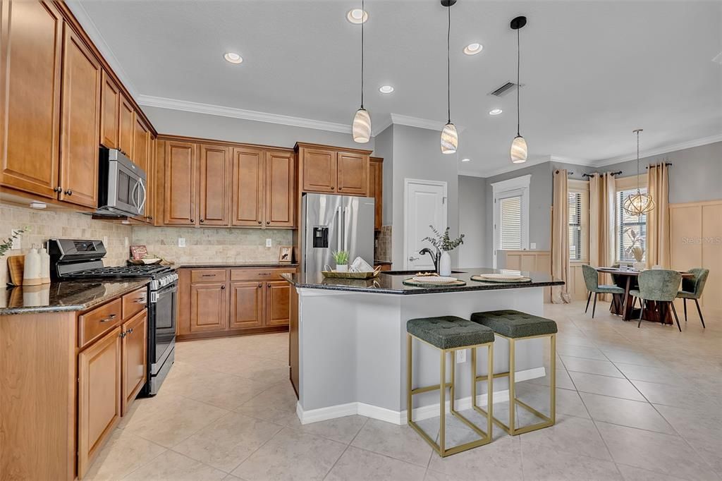 For Sale: $419,000 (2 beds, 2 baths, 1562 Square Feet)