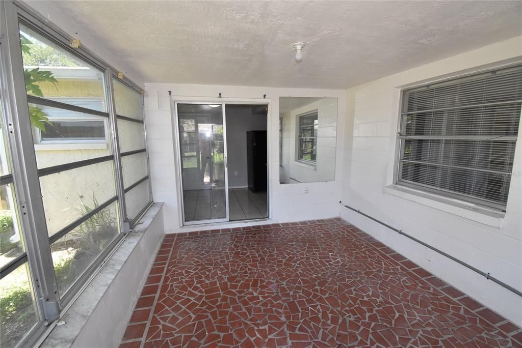 For Sale: $249,500 (3 beds, 2 baths, 1398 Square Feet)