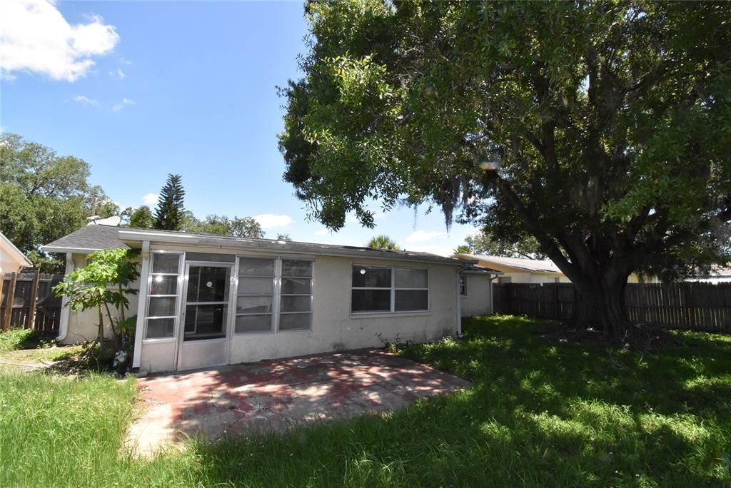 For Sale: $249,500 (3 beds, 2 baths, 1398 Square Feet)