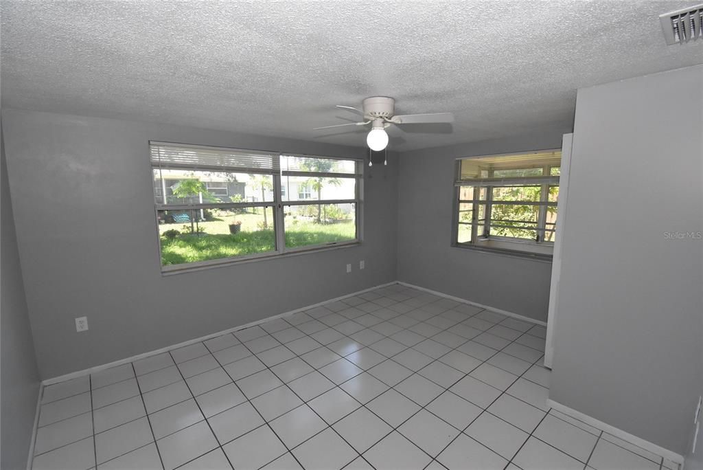 For Sale: $249,500 (3 beds, 2 baths, 1398 Square Feet)