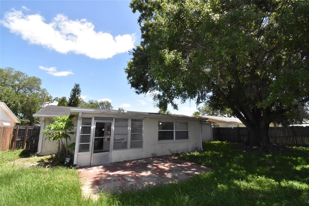 For Sale: $249,500 (3 beds, 2 baths, 1398 Square Feet)