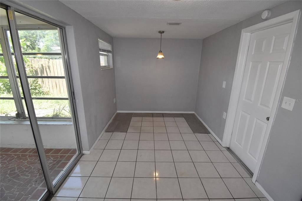 For Sale: $249,500 (3 beds, 2 baths, 1398 Square Feet)