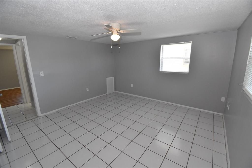 For Sale: $249,500 (3 beds, 2 baths, 1398 Square Feet)