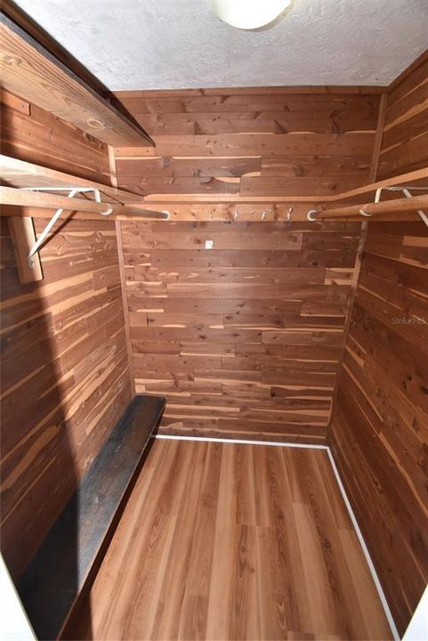 For Sale: $249,500 (3 beds, 2 baths, 1398 Square Feet)