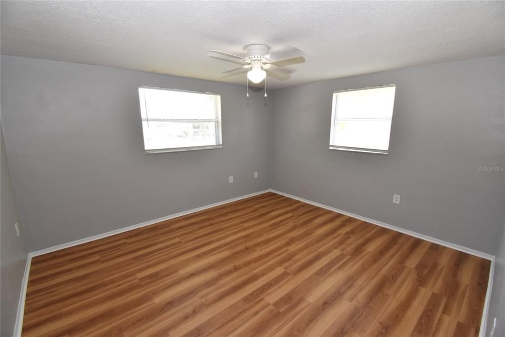 For Sale: $249,500 (3 beds, 2 baths, 1398 Square Feet)