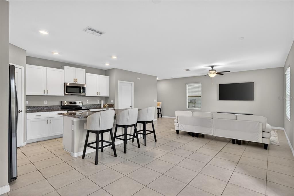 For Sale: $419,000 (4 beds, 2 baths, 1925 Square Feet)