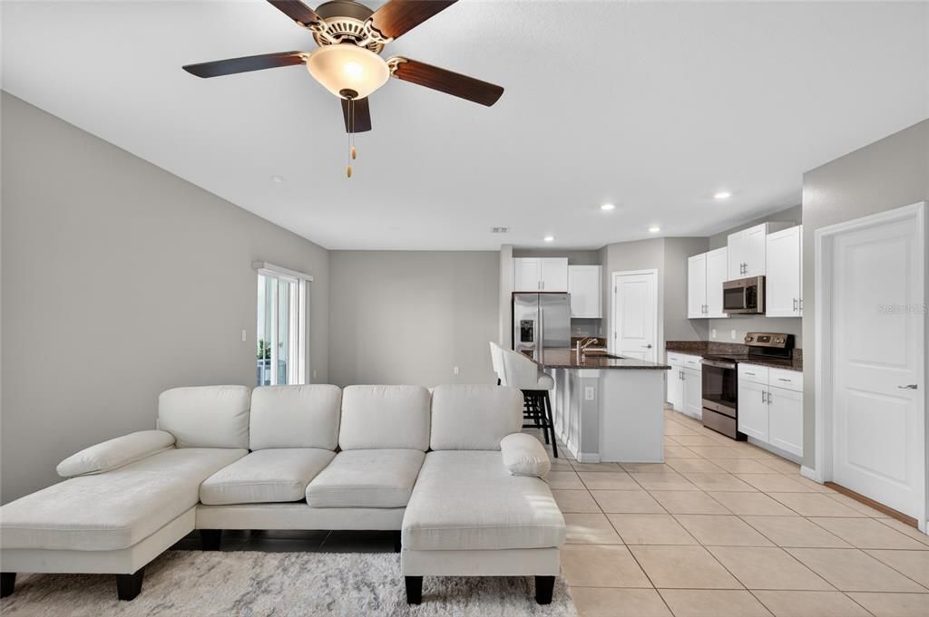 For Sale: $419,000 (4 beds, 2 baths, 1925 Square Feet)