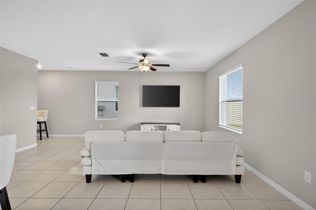 For Sale: $419,000 (4 beds, 2 baths, 1925 Square Feet)