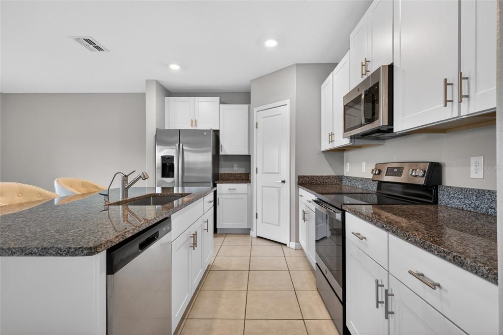 For Sale: $419,000 (4 beds, 2 baths, 1925 Square Feet)