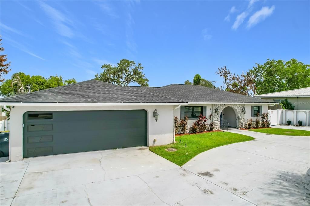 For Sale: $789,000 (3 beds, 3 baths, 3488 Square Feet)