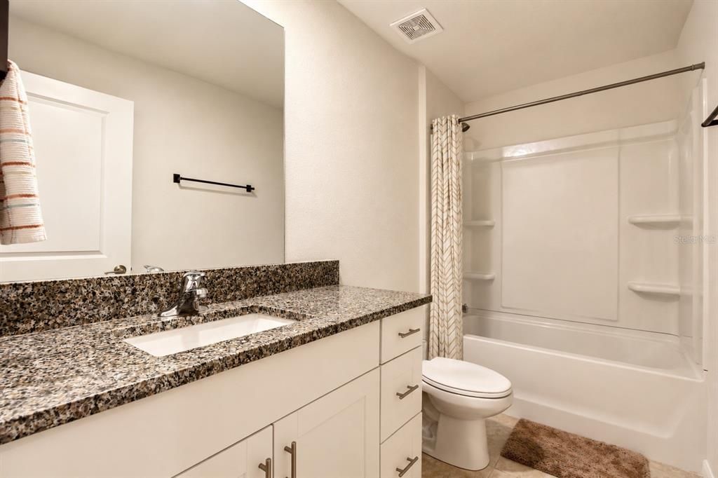 For Rent: $2,500 (4 beds, 2 baths, 1935 Square Feet)
